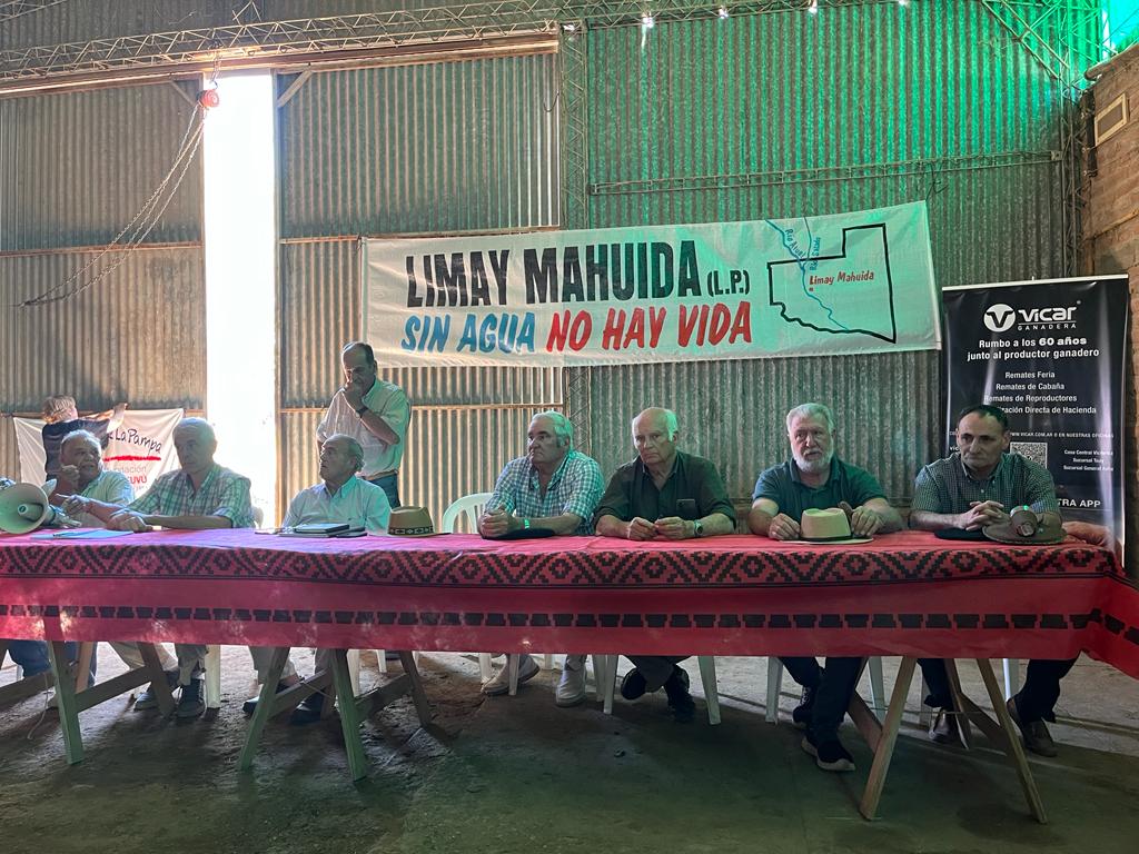 CARBAP participo de una importante reunión en Zona Limay Mahuida para abordar la problemática Hídrica